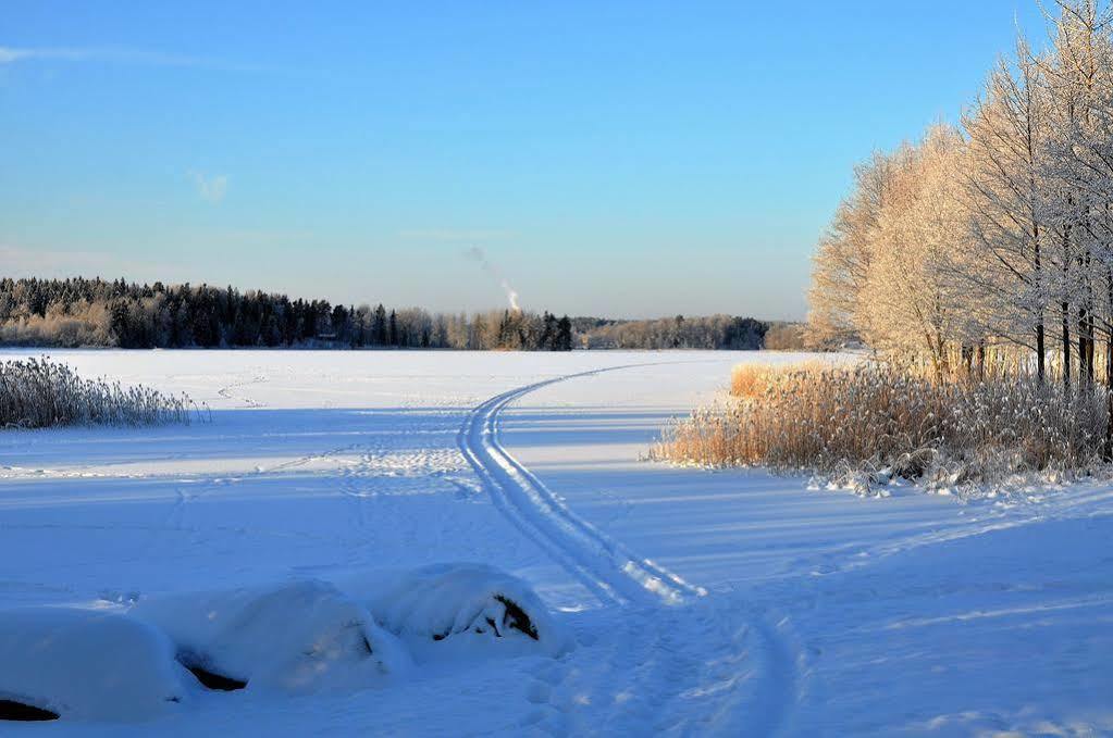 Hotel Hanhi Lapinjarvi Екстер'єр фото